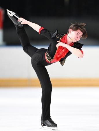 島田麻央Ｖ、中田璃士はＳＰ首位　国民スポーツ大会スケート