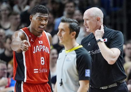 エース八村との確執が一因か 監督解任のホーバス氏、閉塞感も