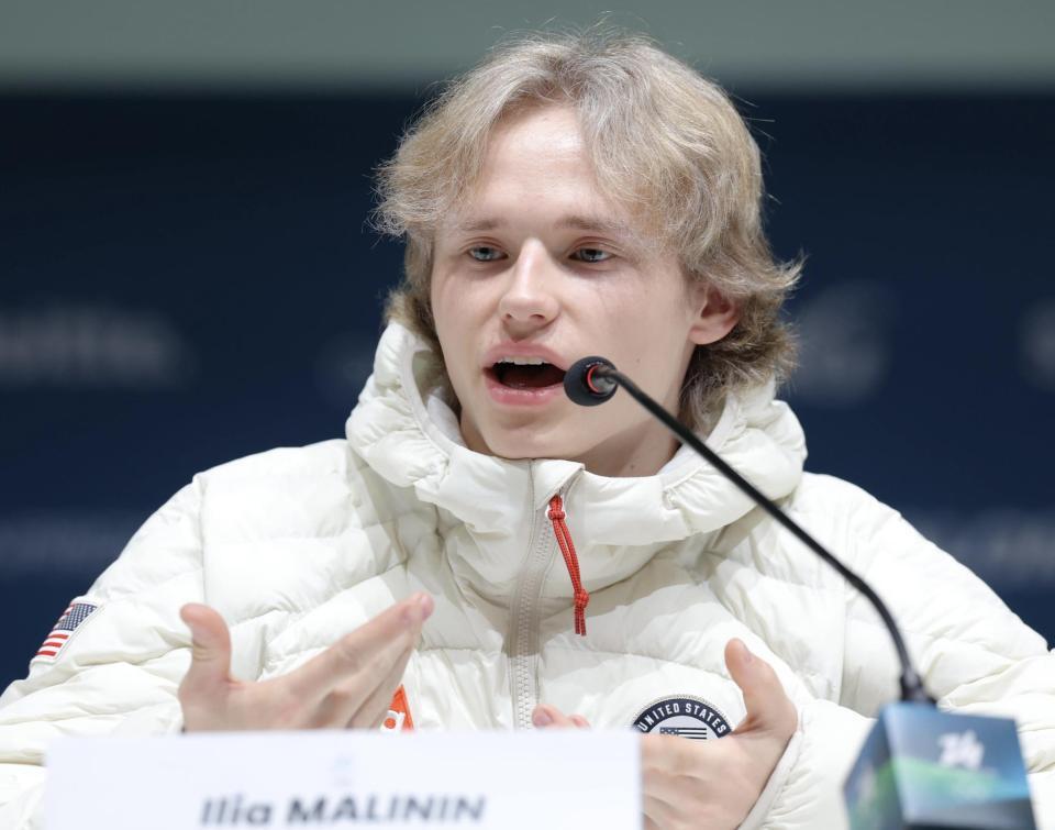 会見する米国のイニア・マリニン（撮影・吉澤敬太）