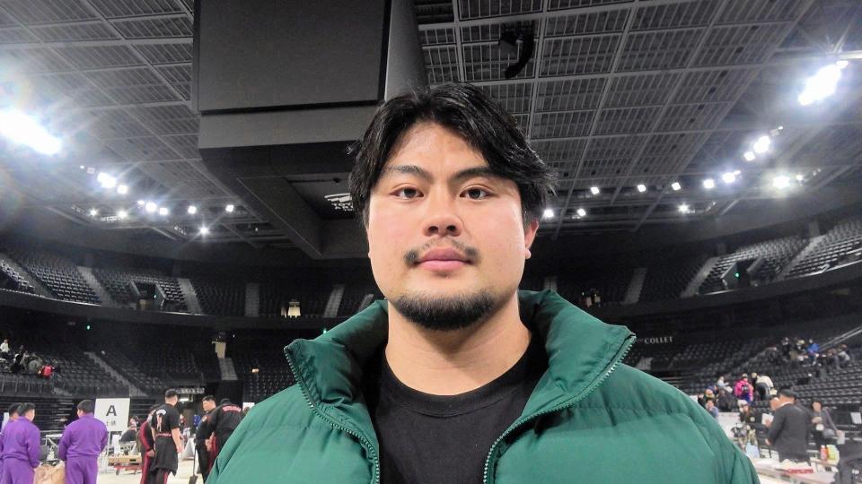 白鵬杯の会場を訪れた花田秀虎