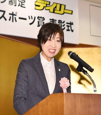 　祝辞を述べる日本オリンピック委員会常務理事の星香里氏