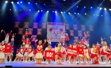箕面自由学園チアリーダー部の35周年記念公演リハーサル（チーム提供）
