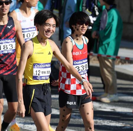 【写真】日本人トップの平林清澄までゴール直後に大の字　伝わってくるレースの過酷さ【大阪マラソン】