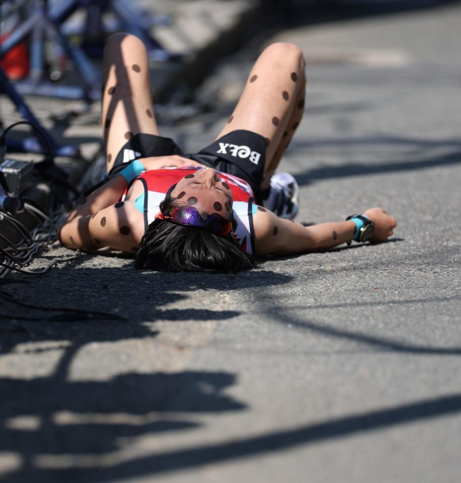 ゴールし、倒れ込む吉田響（撮影・中田匡峻）