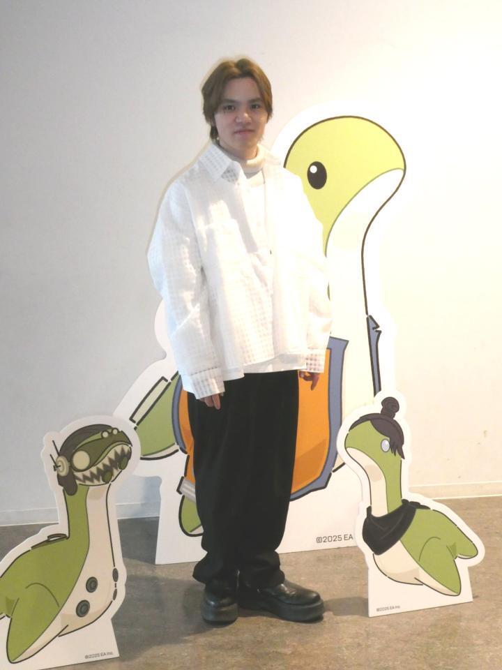 撮影に応じる宇野昌磨さん