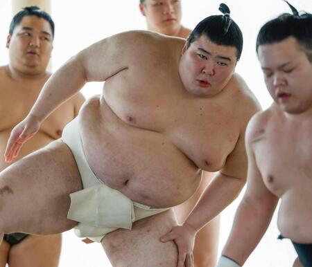 稽古に臨む熱海富士