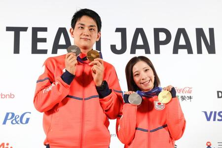 フィギュアスケート・ペアの三浦璃来（右）、木原龍一組＝17日