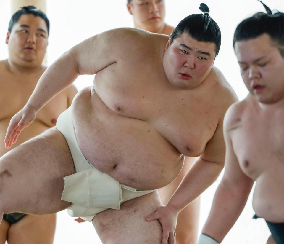 稽古に臨む熱海富士