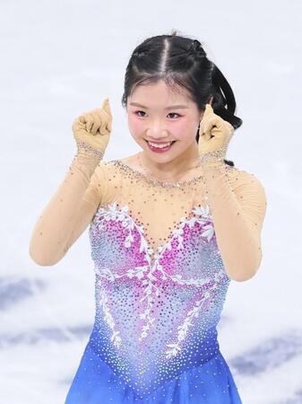 演技を終え笑顔の中井亜美