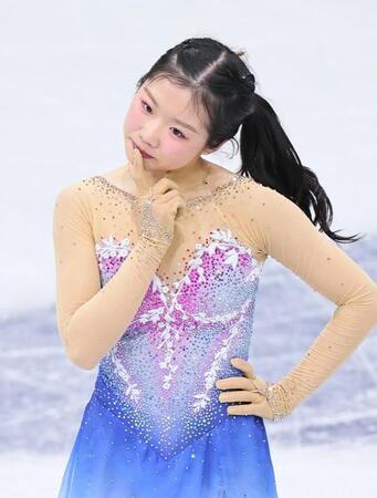 演技を終え首をかしげる中井亜美