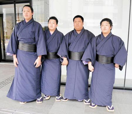 新弟子検査を受けた佐渡ケ嶽部屋の（左から）平沼凜、川渕空、兒玉大翼、芳野竜汰