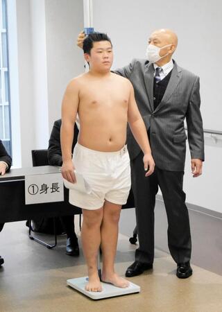 身長を測る川渕空