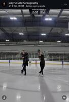 ジョイ・ラッセルさんのインスタ　ｊｏｅｙｒｕｓｓｅｌｌｃｈｏｒｅｏｇｒａｐｈｙより 2