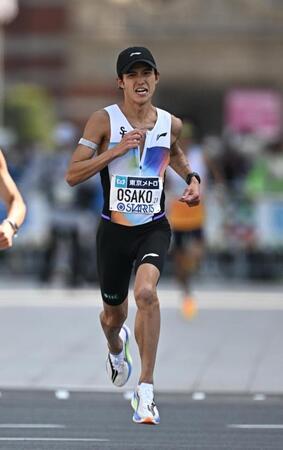 マラソン男子の日本勢トップとなる１２位でゴールする大迫傑