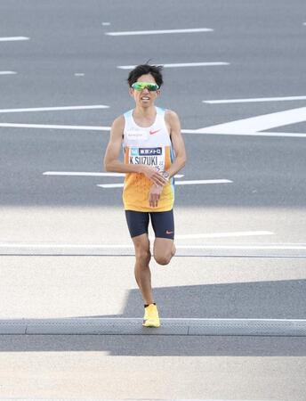 ゴールする鈴木健吾