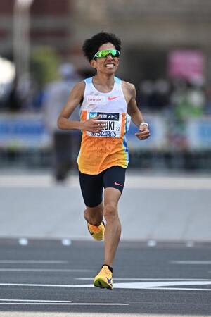 ゴールする鈴木健吾