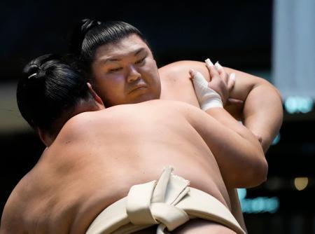 横綱大の里「エンジン上げる」　連合稽古で大関琴桜に８勝６敗