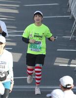 ゴールするＮＧＴ４８・喜多花恵（撮影・石井剣太郎）