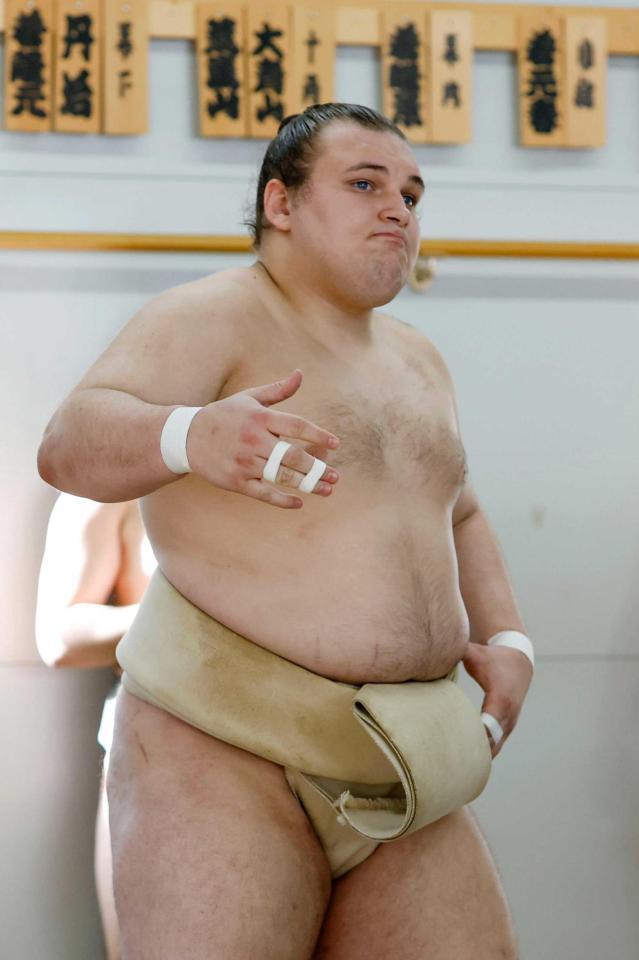 　荒汐部屋で出稽古する安青錦