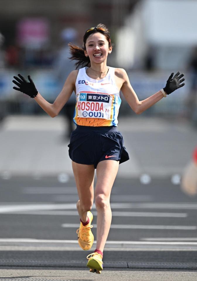 マラソン女子で日本勢トップとなる１０位でゴールした細田あい