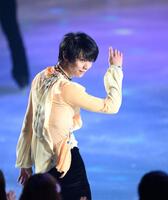 羽生結弦さんフィナーレの演技＝宮城県のセキスイハイムスーパーアリーナ（撮影・堀内翔）