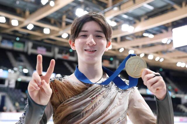 　日本男子初の２連覇を果たした中田璃士（共同）