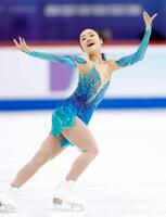 演技する島田麻央（共同）