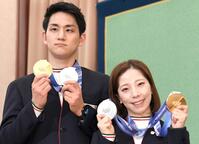 木原龍一（左）と三浦璃来