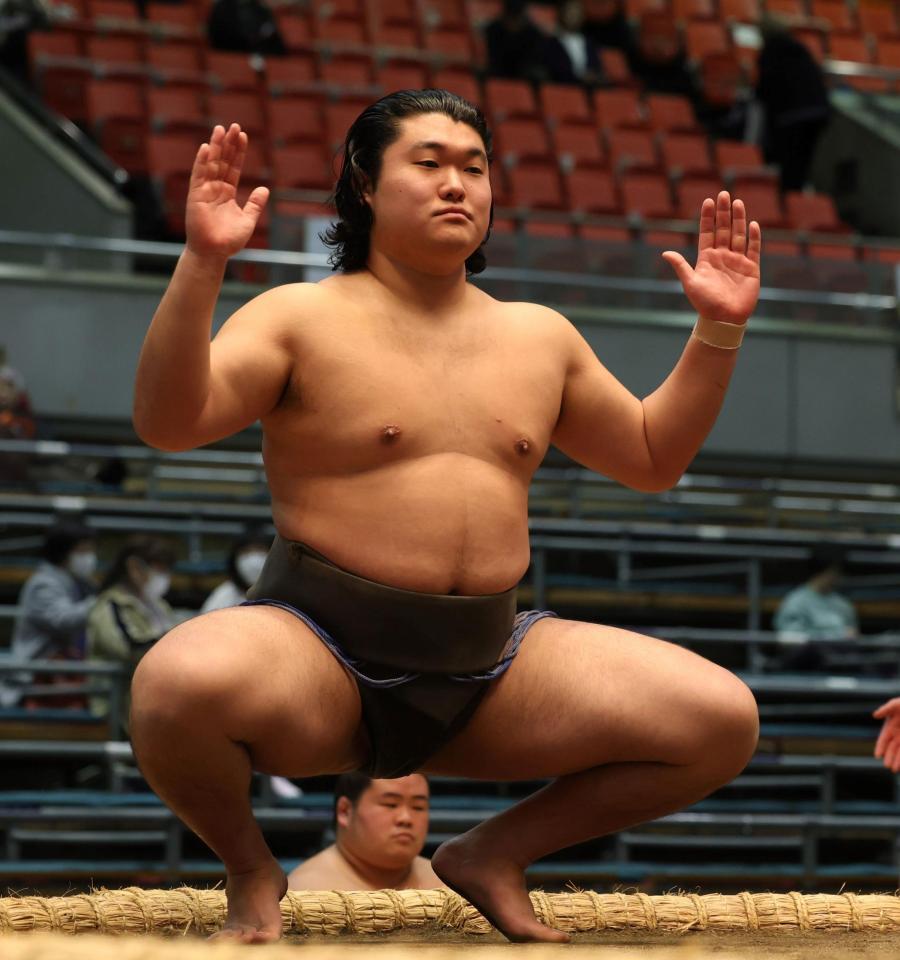 取り組み前の朝力丸（撮影・中田匡峻）