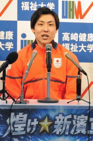 　ミラノ・コルティナ冬季五輪に出場したシーズンを終えて記者会見するスピードスケート男子の新濱立也＝１１日、群馬県高崎市