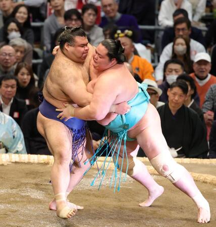 【写真】３６歳、高安が無傷の４連勝！「相撲を取れる喜びを噛み締めて精いっぱい」大関琴桜との全勝対決制し充実顔
