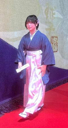 日体大カラーのはかまを着用した藤波朱理
