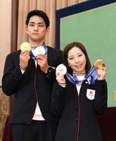 木原龍一（左）と三浦璃来