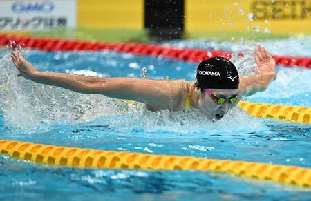 力泳する池江璃花子