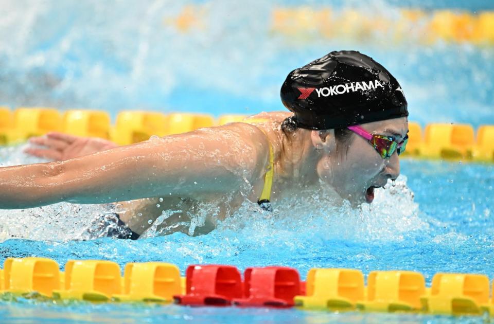 力泳する池江璃花子