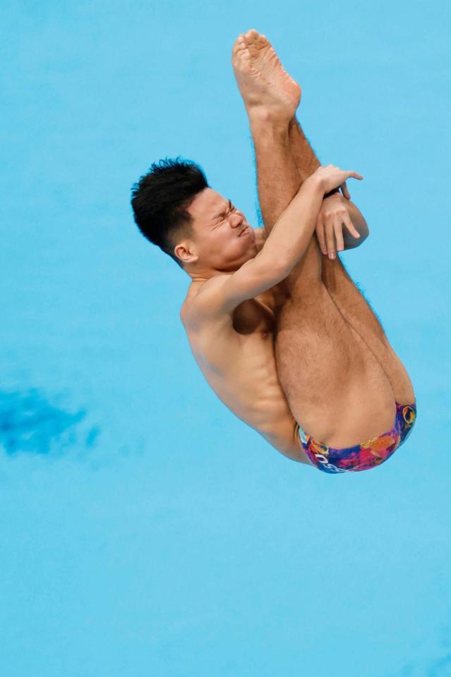 男子板飛び込み決勝　優勝した伊熊扇李の演技