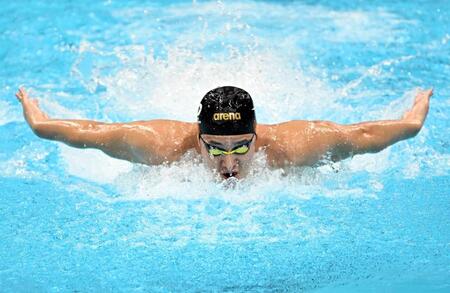 　決勝進出を決めた瀬戸大也のバタフライ