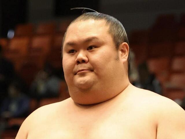 人気力士　元幕内の千代丸が現役引退
