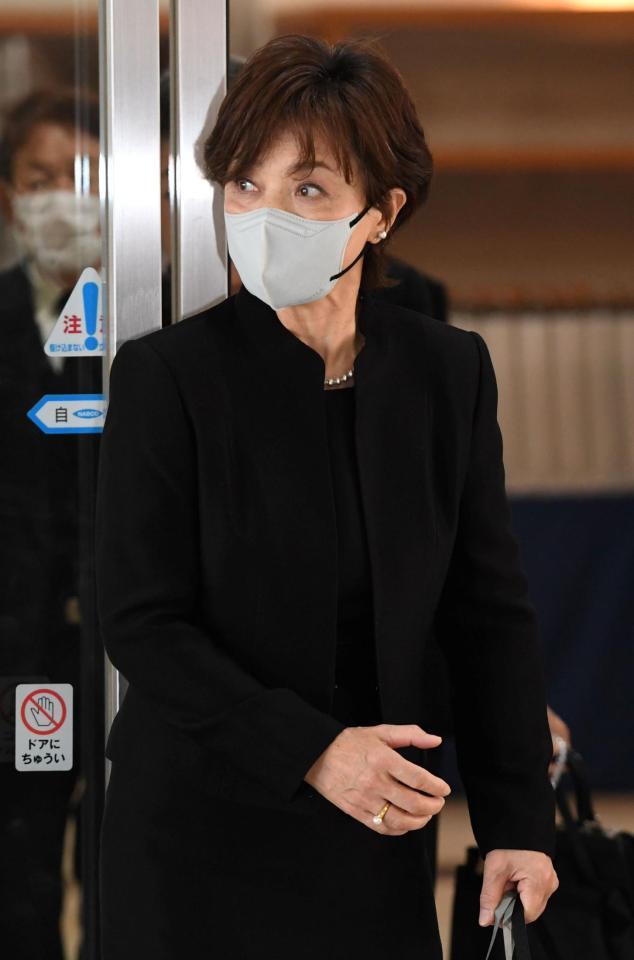 参列した榊原郁恵（撮影・佐藤厚）