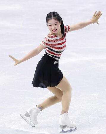 　女子ＳＰで演技する中井亜美（共同）