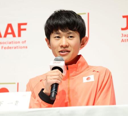 アジア大会マラソン日本代表に内定し、会見で抱負を語る山下一貴（撮影・伊藤笙子）