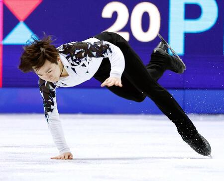 男子SP佐藤4位、鍵山6位 五輪表彰台コンビがともに出遅れ フリーで巻き返し誓う