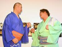 ヤメ力士超相撲での対戦に気合みなぎる（左から）東龍と旭大星（撮影・持木克友）