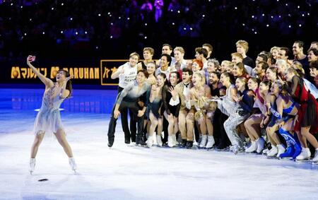 　エキシビション出場者と恒例の自撮り