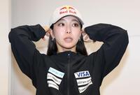 帰国した高梨沙羅（撮影・金田祐二）