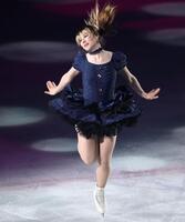 演技を披露するアリサ・リウ（撮影・中田匡峻）