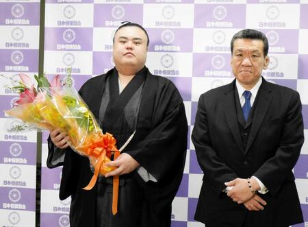 　引退会見を終えた英乃海