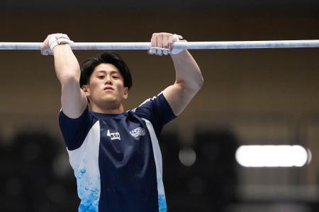 　調整する橋本大輝＝高崎アリーナ