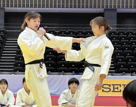 講師として参加した角田さん（左）