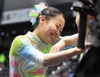 全日本選手権の女子個人総合で初優勝が決まり、喜ぶ西山実沙